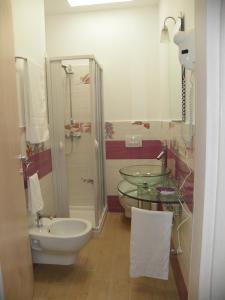 A bathroom at Tesori del Salento Még 37 kép