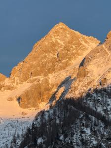 山景或在旅舍看到的山景