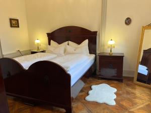 Katil atau katil-katil dalam bilik di Napoleonsuite auf Schloß Hürbel +42 gambar