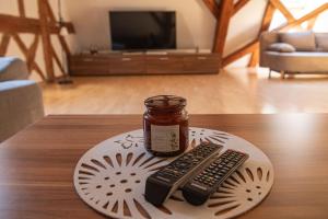 TV a/nebo společenská místnost v ubytování Loft auf altem Gutshof ab 2 Nächte
