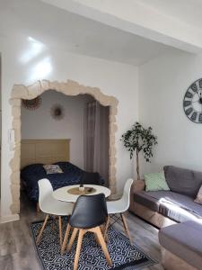 Ένα ή περισσότερα κρεβάτια σε δωμάτιο στο Nice studio in Villefranche sur Mer