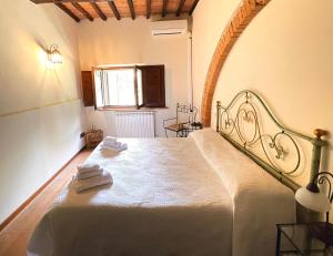Katil atau katil-katil dalam bilik di Agriturismo, Casa Archi +27 gambar