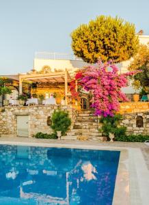 Gallery image of Ipekyol Villa avec Piscine Privée in Cesme