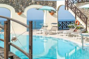 Hotel Terme Tritone Resort & Spa内部或周边的泳池