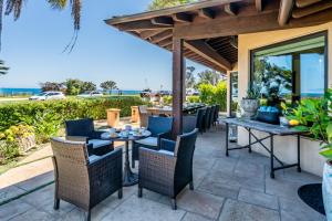 En balkon eller terrasse på Nirvana by Paradise Retreats