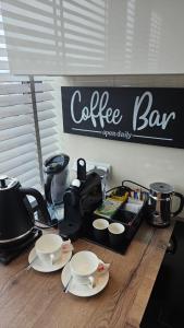 อุปกรณ์ชงชาและกาแฟของ YOUR Apartment Unia Art Residence