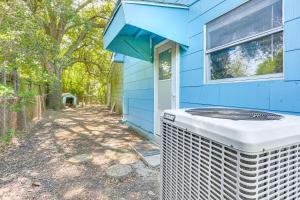 ポート・アーサーにある12 Mi to Lake Access Port Arthur Apt with Yardのギャラリーの写真