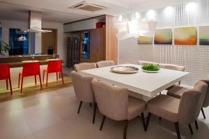 Gallery image of Casa moderna com 4 suítes e terraço in Curro Velho