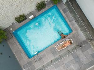 Bazén v ubytování Azor Hotel Cali Versalles nebo v jeho okolí