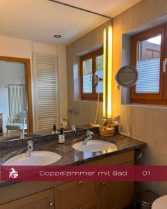 Koupelna v ubytování Schwarzwald Lodge Inselklause + 22 fotografií