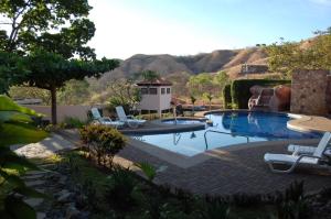 Πισίνα στο ή κοντά στο Sophisticated Home with a Chic Design and a Private Terrace with a Plunge Pool
