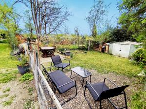 Zahrada ubytování Maison au calme proche A4 Disney Petit déjeuner possible