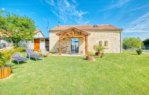 Κήπος έξω από το Lovely Home In Les Lèches