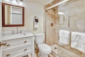 Koupelna v ubytování Central Aspen Condo - Affordable & Prime Location + 58 fotografií