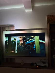 TV a/nebo společenská místnost v ubytování Apartman Golden Crown