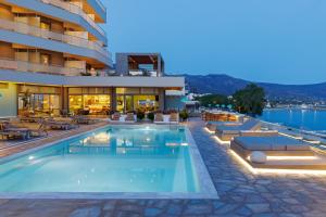 Bazén v ubytování Anastasia Hotel & Suites Mediterranean Comfort nebo v jeho okolí