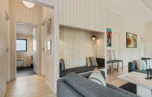 Ruang duduk di Amazing Home In Skjern With Sauna