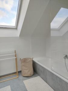 Koupelna v ubytování Penthouse avec vue - Durbuy - Hotton - La Roche en Ardennes - Han sur Lesse - Lumineux - Terrasses - Parking - Grand jardin