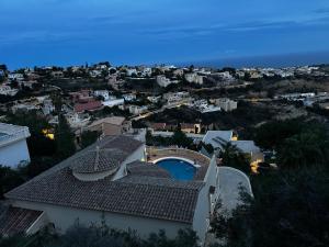 Piscina di CASA BELLE VUE sea view & private pool o nelle vicinanze