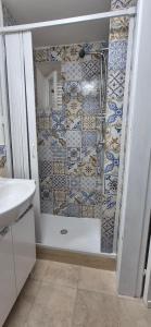 Ένα μπάνιο στο NONNA ADRIANA