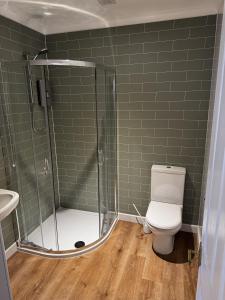 Et badeværelse på Swallow Cottage + 28 billeder