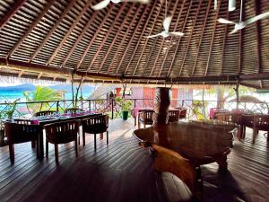 Restaurace v ubytování EDEN Private Island TAHAA