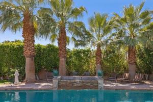 Bazén v ubytování Private Resort-style Home in Palm Springs area nebo v jeho okolí