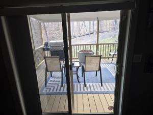 Μπαλκόνι ή βεράντα στο Cozy home near golf & casino!