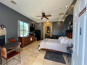 Köök või kööginurk majutusasutuses Sunset Suite - Cave Creek Guest Suites