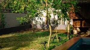 Zahrada ubytování TANGLAW - A Private Rest house with pool near Tagaytay City