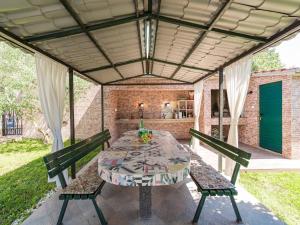 Khu vực ghế ngồi tại Villa near Krka with Private Pool