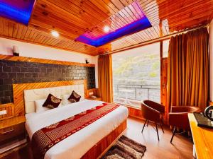 Voodi või voodid majutusasutuse Himalayan Valley View Resort - Rooms with Balcony and mountain view - Peacefull place - Private Parking - Easy Access toas