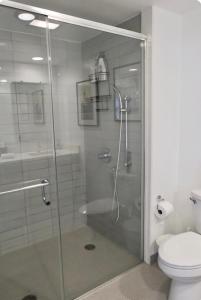 Phòng tắm tại A 5-Star Private Room For Rent +9 ảnh