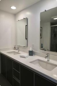 Phòng tắm tại A 5-Star Private Room For Rent