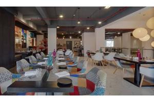 Restaurace v ubytování Inventree Hotel,Bangalore