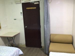 Ruang duduk di Ajit guest house