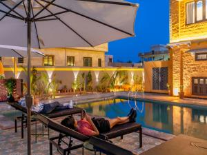 ジョードプルにあるThe Hosteller Jodhpurの一団