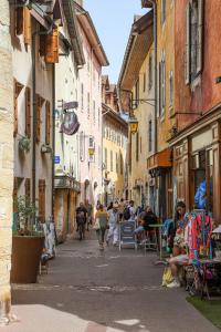 Goście zatrzymujący się w obiekcie 'La Maison' City House in the historic Annecy