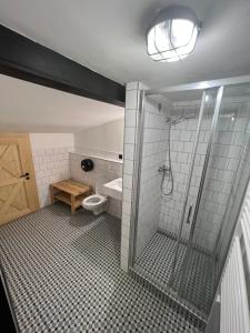 Bagno di Fabrika Doubice & Cifra Gallery