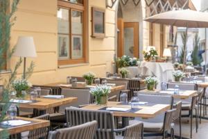 A restaurant or other place to eat at Small Luxury Hotel Goldgasse