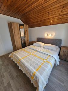 Afbeelding uit fotogalerij van Apartman Mile - Holiday house in Smoljanac