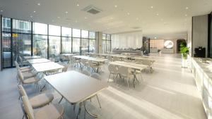 Gyeongju city hotel餐厅或其他用餐的地方