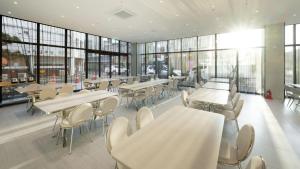 Gyeongju city hotel餐厅或其他用餐的地方