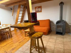 Posezení v ubytování Edi Cottage