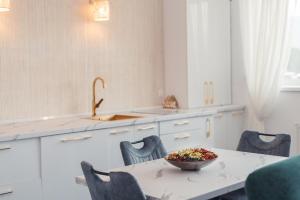 Φωτογραφία από το άλμπουμ του Penthouse Râșnov 80mp, balcon 30mp σε Rîşnov