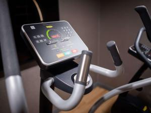 The fitness centre and/or fitness facilities at Mercure Debrecen