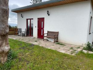 Budova, kde se apartmán nachází + 3 fotografie