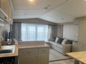 Køkken eller tekøkken på Enlli Beach View Hafyn y Môr