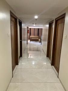 Gallery image of Hotel Golden Plaza surat in Surat