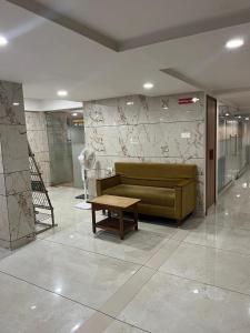 Gallery image of Hotel Golden Plaza surat in Surat +9 photos